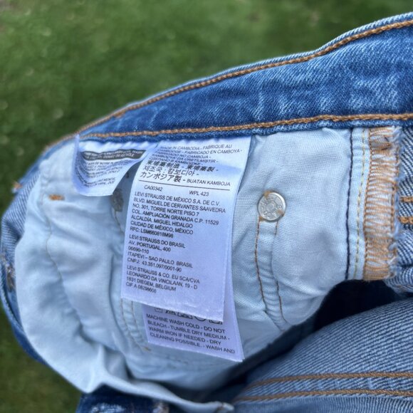 Levis 501 slim denim jeans W26 L28 - Picture 3 of 4